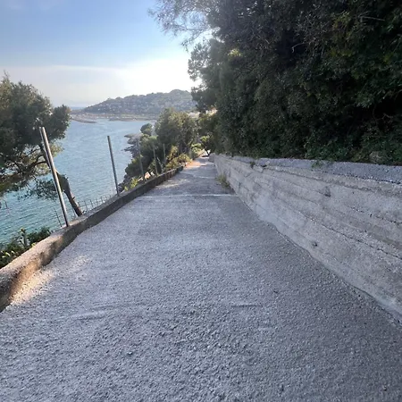 La Finestra Sul Mare Apartment *